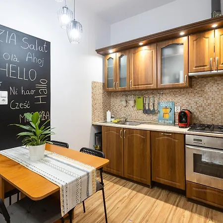 Cozy With Terrace Apartment Budapest